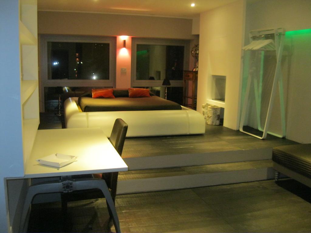 A14 Business Suite Sesto San Giovanni Chambre photo